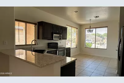 8146 W Clara Lane, Peoria, AZ 85382 - Photo 6