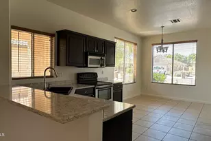 8146 W Clara Ln, Peoria, AZ 85382 - Photo 6
