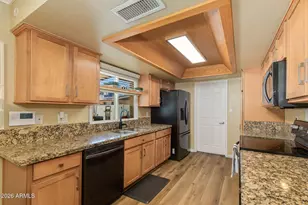 3351 E Desert Cove Ave, Phoenix, AZ 85028 - Photo 10