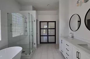 10335 E Rosemary Ln, Scottsdale, AZ 85255 - Photo 18