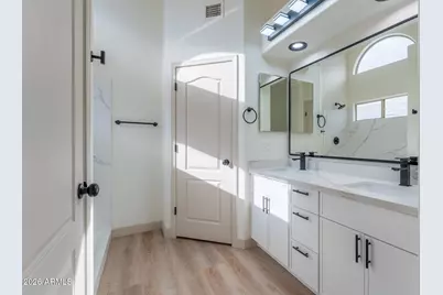 9935 W Irma Lane, Peoria, AZ 85382 - Photo 8
