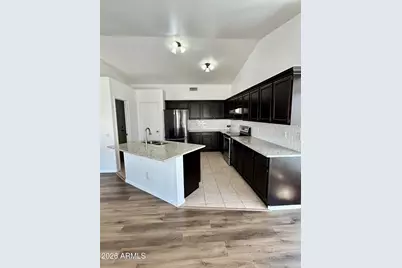 108 W Behrend Drive, Phoenix, AZ 85027 - Photo 2