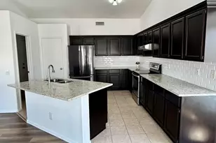 108 W Behrend Dr, Phoenix, AZ 85027 - Photo 2