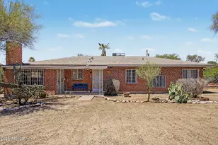 4065 E Roberts Pl, Tucson, AZ 85711 - Photo 2