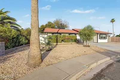 227 N Winthrop Circle, Mesa, AZ 85213 - Photo 2