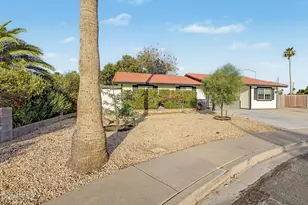 227 N Winthrop Cir, Mesa, AZ 85213 - Photo 2