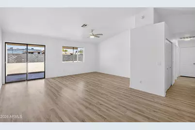 690 E Osage Avenue, Apache Junction, AZ 85119 - Photo 6