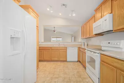 10595 N 115th Drive, Youngtown, AZ 85363 - Photo 8