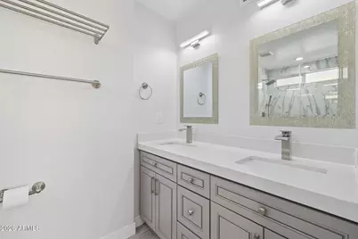 644 W Garnet Avenue, Mesa, AZ 85210 - Photo 12