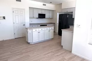 1601 E Glenhaven Dr, Phoenix, AZ 85048 - Photo 2
