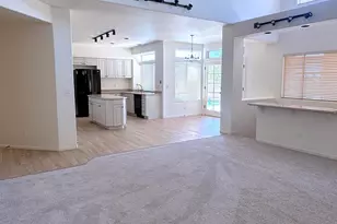 1601 E Glenhaven Dr, Phoenix, AZ 85048 - Photo 4