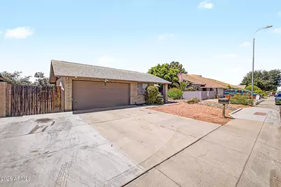 5545 W Sunnyside Drive, Glendale, AZ 85304 - Photo 2