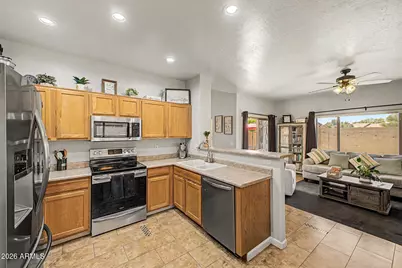 8713 W Lisbon Lane, Peoria, AZ 85381 - Photo 16