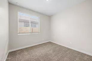 327 W Tamarack Dr, San Tan Valley, AZ 85140 - Photo 26