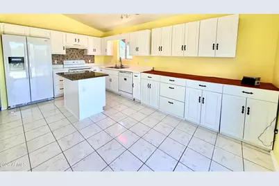 12600 W Obregon Drive, Arizona City, AZ 85123 - Photo 12