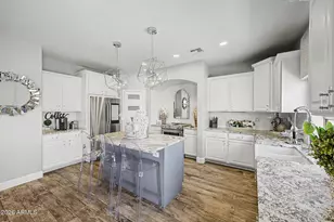 2826 E Saguaro Park Ln, Phoenix, AZ 85024 - Photo 12