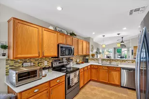 16209 W Mauna Loa Ln, Surprise, AZ 85379 - Photo 10