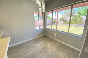 3358 E Wickieup Ln, Phoenix, AZ 85050 - Photo 20