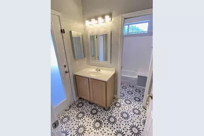 3358 E Wickieup Lane, Phoenix, AZ 85050 - Photo 30