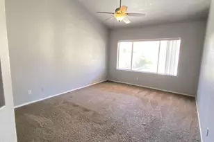 3358 E Wickieup Ln, Phoenix, AZ 85050 - Photo 24