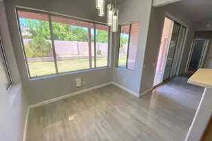3358 E Wickieup Ln, Phoenix, AZ 85050 - Photo 18