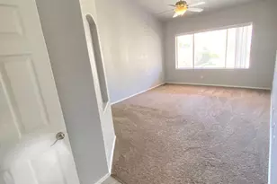 3358 E Wickieup Ln, Phoenix, AZ 85050 - Photo 24