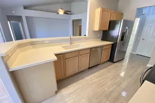 3358 E Wickieup Ln, Phoenix, AZ 85050 - Photo 16