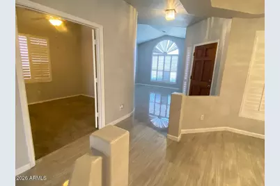 3358 E Wickieup Lane, Phoenix, AZ 85050 - Photo 2