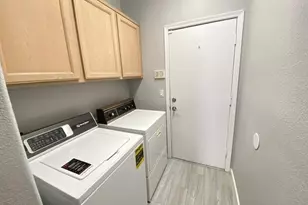 3358 E Wickieup Ln, Phoenix, AZ 85050 - Photo 34