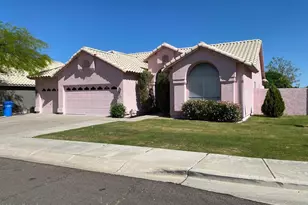3358 E Wickieup Ln, Phoenix, AZ 85050 - Photo 1