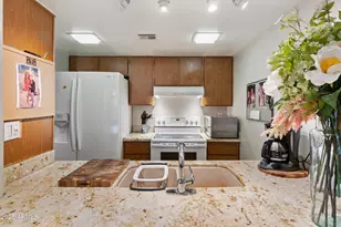 3033 E Devonshire Ave, Phoenix, AZ 85016 - Photo 10