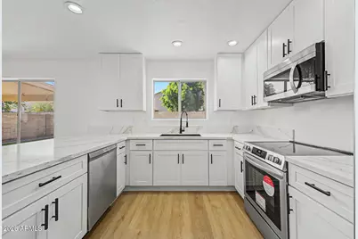 1944 E Fellars Drive, Phoenix, AZ 85022 - Photo 2