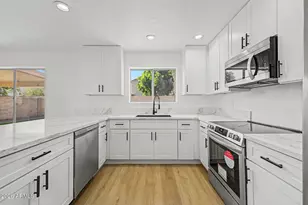 1944 E Fellars Dr, Phoenix, AZ 85022 - Photo 2