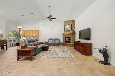 1934 E Everett Drive, Phoenix, AZ 85022 - Photo 10