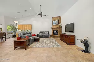 1934 E Everett Dr, Phoenix, AZ 85022 - Photo 10