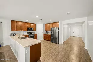 17207 W Pinnacle Vis Dr, Surprise, AZ 85387 - Photo 8