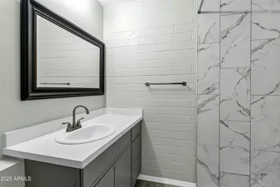 1828 W Tuckey Lane #13, Phoenix, AZ 85015 - Photo 12