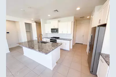 17722 W Pinnacle Vista Drive, Surprise, AZ 85387 - Photo 10