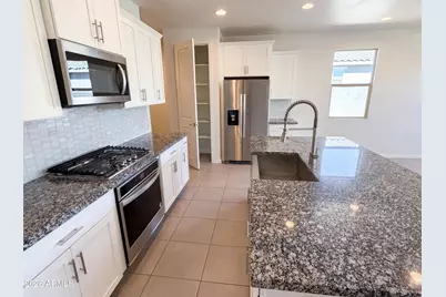 17722 W Pinnacle Vista Drive, Surprise, AZ 85387 - Photo 2