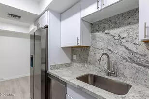 7557 N Dreamy Draw Dr, Phoenix, AZ 85020 - Photo 6