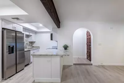 7557 N Dreamy Draw Drive #Unit 150, Phoenix, AZ 85020 - Photo 2