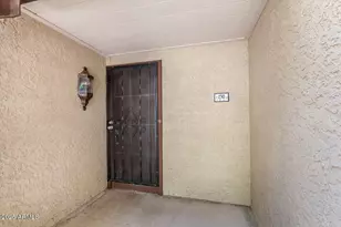 7557 N Dreamy Draw Dr, Phoenix, AZ 85020 - Photo 18