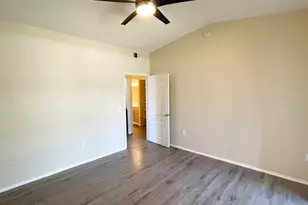 2929 W Yorkshire Dr, Phoenix, AZ 85027 - Photo 14