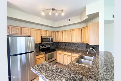 2929 W Yorkshire Drive #Unit 1019, Phoenix, AZ 85027 - Photo 8