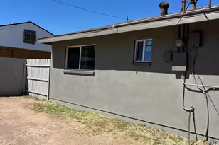 6831 W Camelback Rd, Phoenix, AZ 85033 - Photo 24