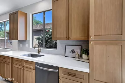 272 N Kimberlee Way, Chandler, AZ 85225 - Photo 6