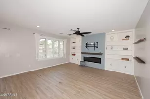 3136 E Tina Dr, Phoenix, AZ 85050 - Photo 10