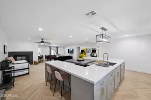 1720 W Sunnyslope Ln, Phoenix, AZ 85021 - Photo 2