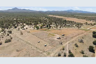 10262 W Tough Country Trail, Skull Valley, AZ 86338 - Photo 14