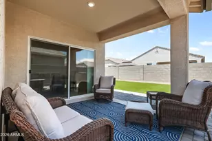 18570 W Desert Holw Dr, Wittmann, AZ 85361 - Photo 2